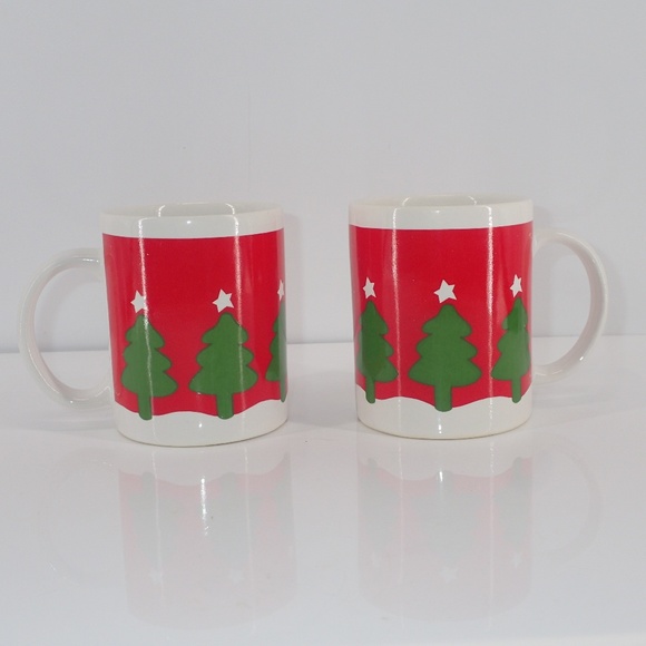 intage Christmas Coffee Mugs Collectibles Red Christmas with Green Trees Sanyei - Picture 1 of 7